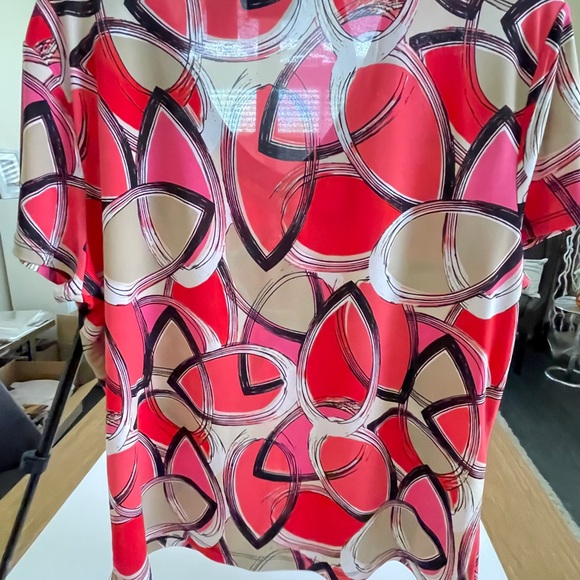 East 5th Red and Beige Geometric Short Sleeve Top XLPetite - Picture 3 of 4